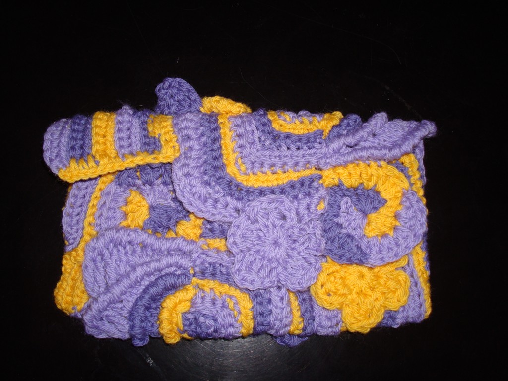 lion brand outside the lines freeform crochet purse