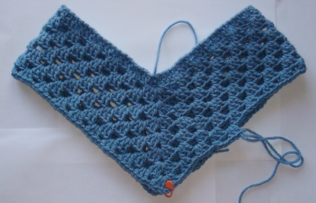 Beginning of what will be a nice granny-style poncho